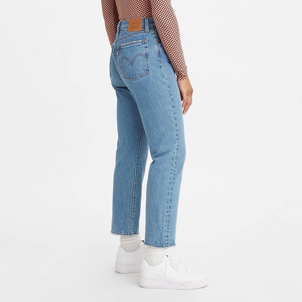 Levi’s wedgie icon jean, size 25, ankle length jean.